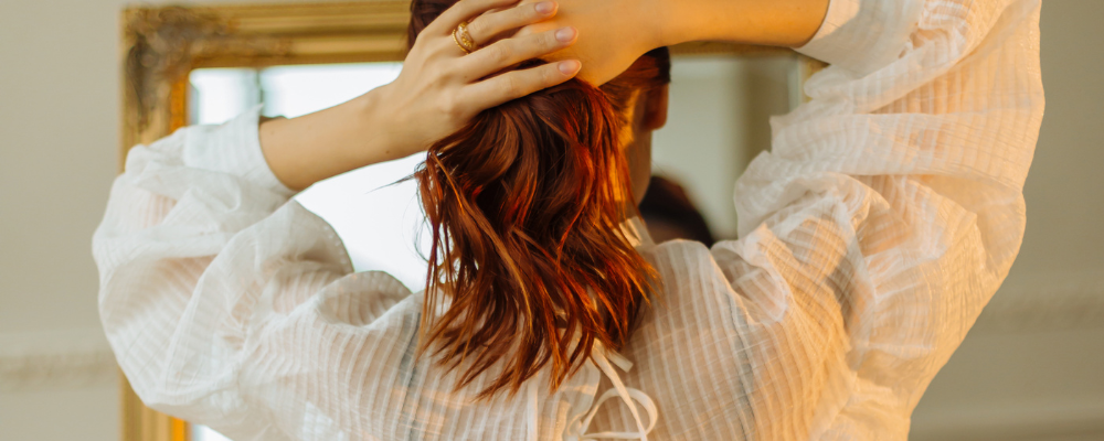 Sucha skóra głowy: Porady, jak nawilżyć skalp