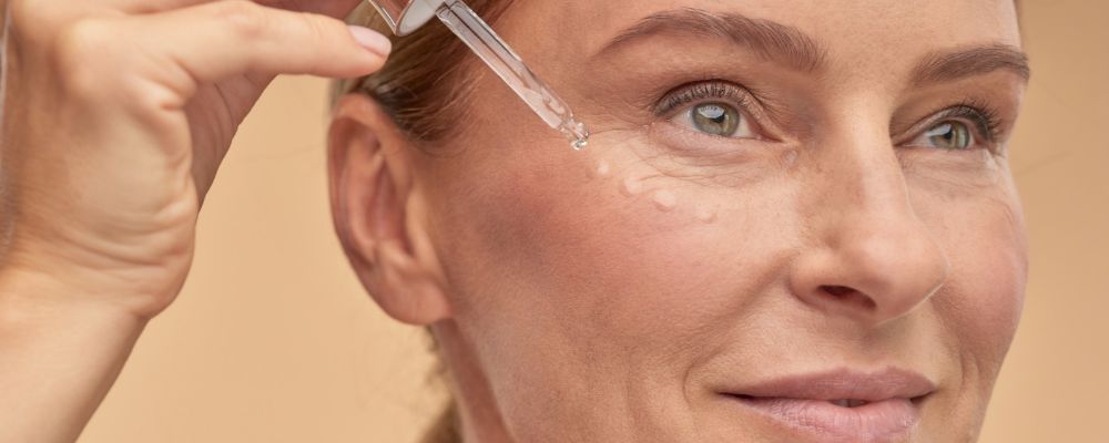 Ranking 2026: jak wybrać najlepsze serum pod oczy na zmarszczki, cienie i opuchliznę?